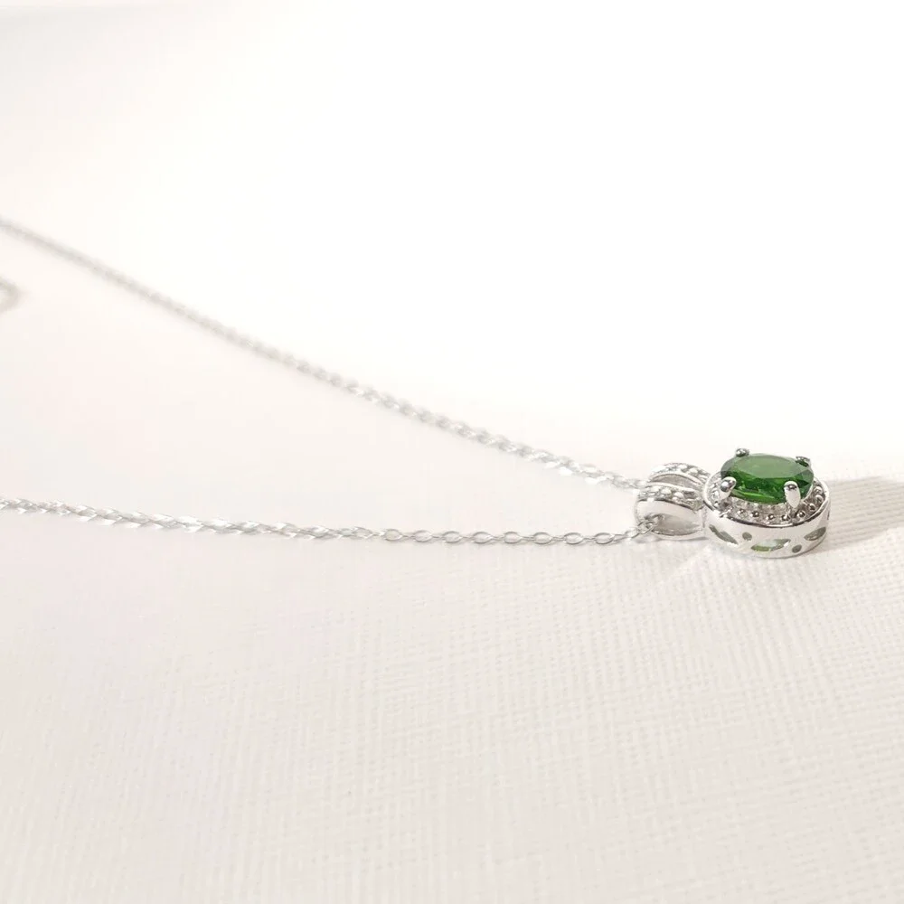 Chrome Diopside 0.8 Carat Pendant Necklace Sterling Silver